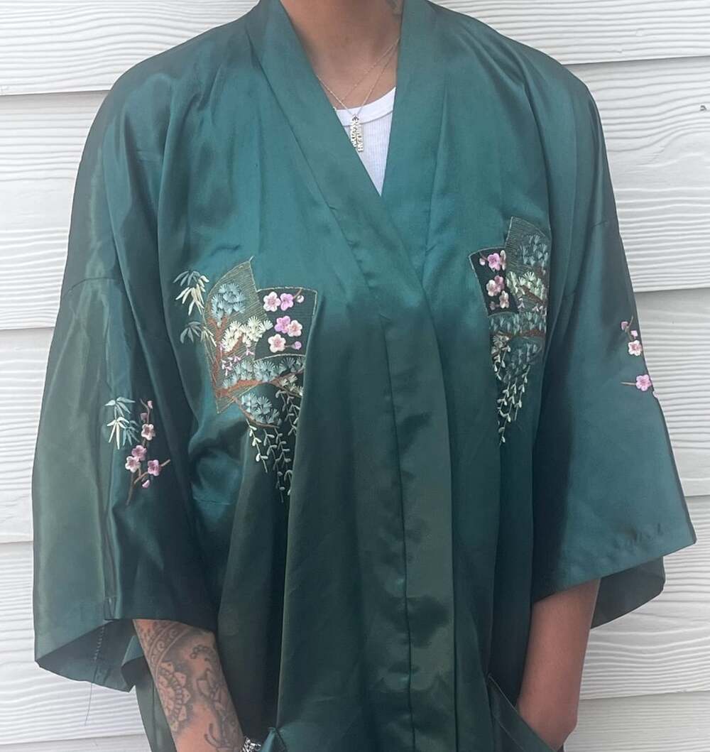 Vintage Japanese Silk Embroidered Kimono Robe One Size Green